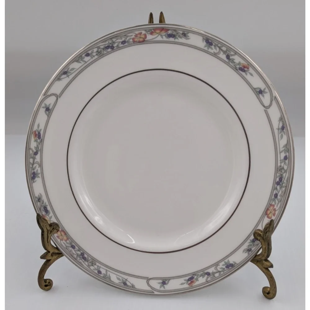 Royal Doulton Arlington Salad Plate set of 8 Plates 8